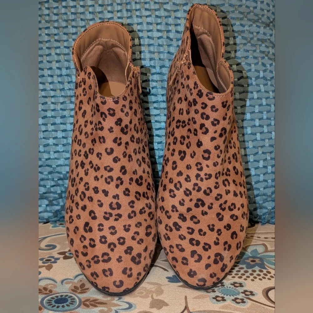 Cat & Jack Leopard Print Ankle Boots‎ Size 5 Side Zip Girls Faux Suede